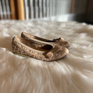 MK dress shoes for little girls. Size 1